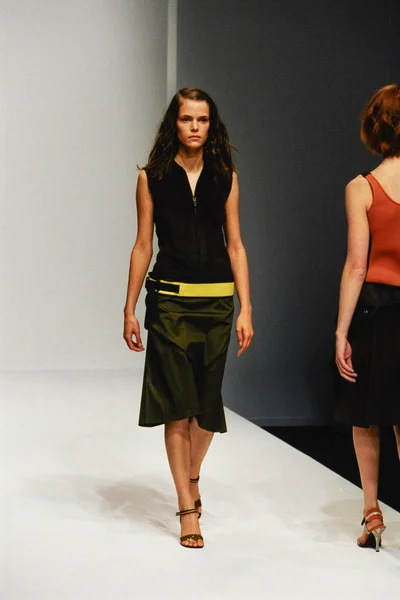 Look 15